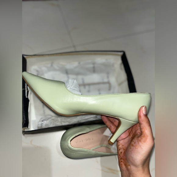 Women mint color solid pumps (heels) - SIZE- UK-7, EUR-40 - Picture 9 of 13